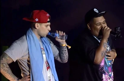 Los punchlines del español contra el tremendo flow del argentino.