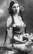 Taken in 1912, illustrating Mata Hari’s costume for the new Indian dance she had created with Inayat Khan.