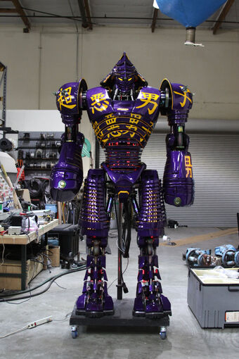 real steel noisy boy toy