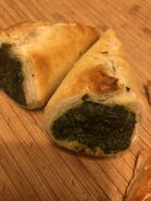 Spinach Puff Top