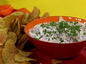 TM1107 French-Onion-Dip-and-Chips s4x3 lg