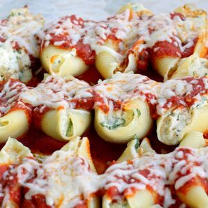 Chicken-spinach-stuffed-shells-23