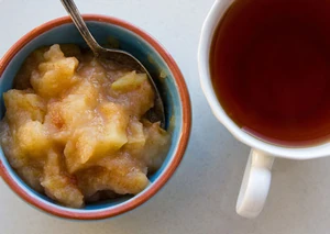 Applesauce-and-tea