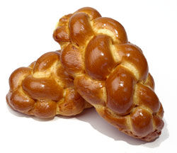 https://static.wikia.nocookie.net/recipes/images/9/91/Challah.jpg/revision/latest/scale-to-width-down/250?cb=20080516004146