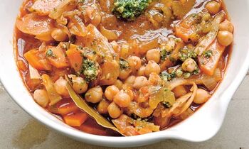 Chickpea, tomato and bread soup