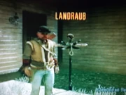 Ein Landraub Symbol in , daneben ist  zu sehen