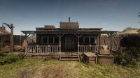 The fence building from Red Dead Online