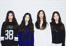 Red Velvet - IZE& Magazine Vol.8 (December 2014) 2