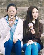 Seulgi and Wendy eating ice cream