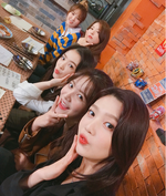 Red Velvet selfie IG Update 250917 3