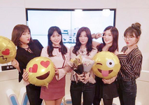 Red Velvet emoji balloons