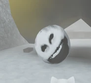 A snowball shaped like fafa in the Snowy Slope floor.