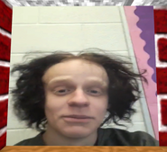 A photo of Av33ry.