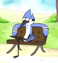 Mordecai probando el sillón