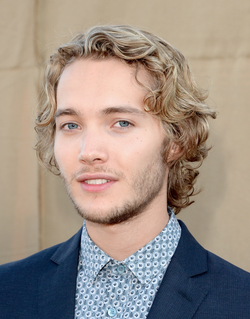 Toby Regbo, Reign CW Wiki