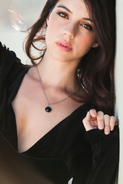 Adelaide Kane VVVI