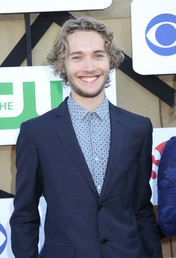 File:Toby Regbo (14583629550).jpg - Wikipedia