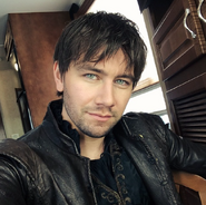 Back in black. #Reign #ssotd