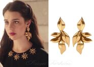 Oscar de la Renta Gold Leaf Clip Earrings .