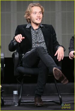 File:Toby Regbo (14583629550).jpg - Wikipedia