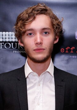 File:Toby Regbo (14583629550).jpg - Wikipedia