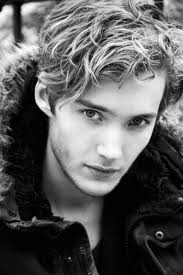 File:Toby Regbo (14583629550).jpg - Wikipedia