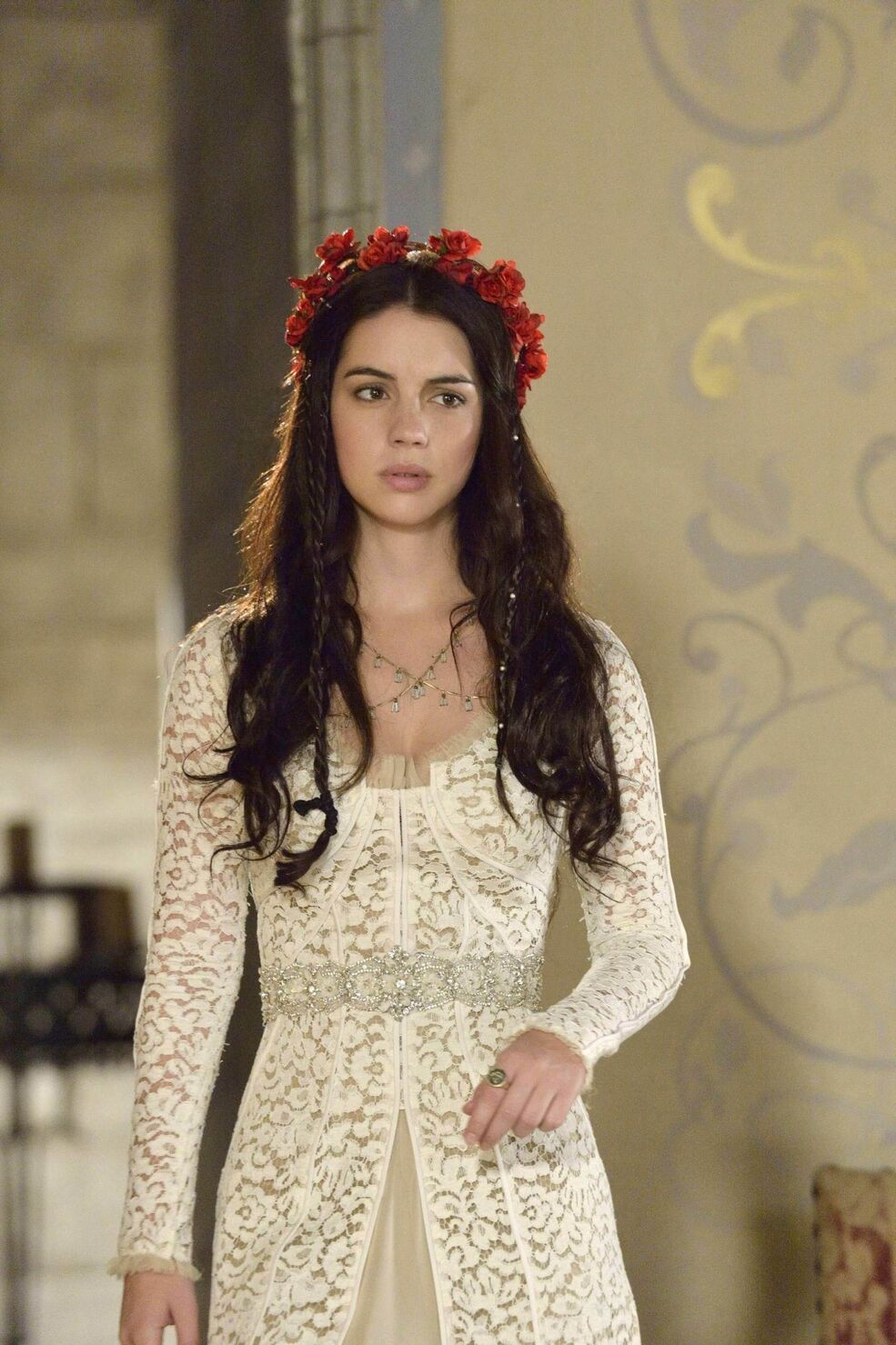 Queen mary reign wedding dress 2025