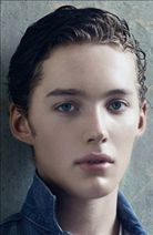 File:Toby Regbo (14583629550).jpg - Wikipedia