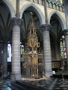 Sacramentstoren in de Sint-Maartenskerk te Kortrijk (28 april 2005)