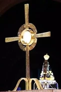 Ostensório santuário nacional.jpg (51 KB) monstrance of the national sanctuary of Aparecida