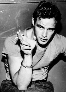600full-marlon-brando.jpeg