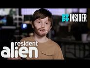 Behind the Scenes of Episode 2- Why Does Max Have a Beard?! - Resident Alien (S2 E2) - SYFY