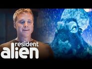 Harry Disagrees With the Stolen Octopus About Max’s Survival - Resident Alien (S2 E2) - SYFY