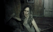 Mia ataca , personagem controlável pelo jogador de uma perspectiva em primeira pessoa.