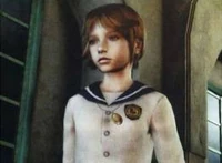 Sherry, âgée de 12 ans, lors des événements de Raccoon City.