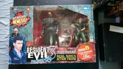 Resident Evil 3 Nemesis Series 6 - Moby Dick Toys - Chris Redfield (Code:  Veronica Vers.) vs. Tyrant (Resident Evil 2 Vers.)