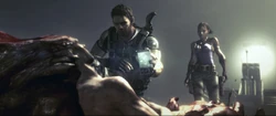 Redfield e Sheva interrogando Irving, depois de derrotá-lo, sobre o paradeiro de Valentine.