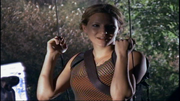 Joanne Leach como doble de acción de Alice en Resident Evil Apocalypse