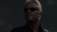 RE4make SW - Wesker sorrindo observa Ada indo atrás do Âmbar