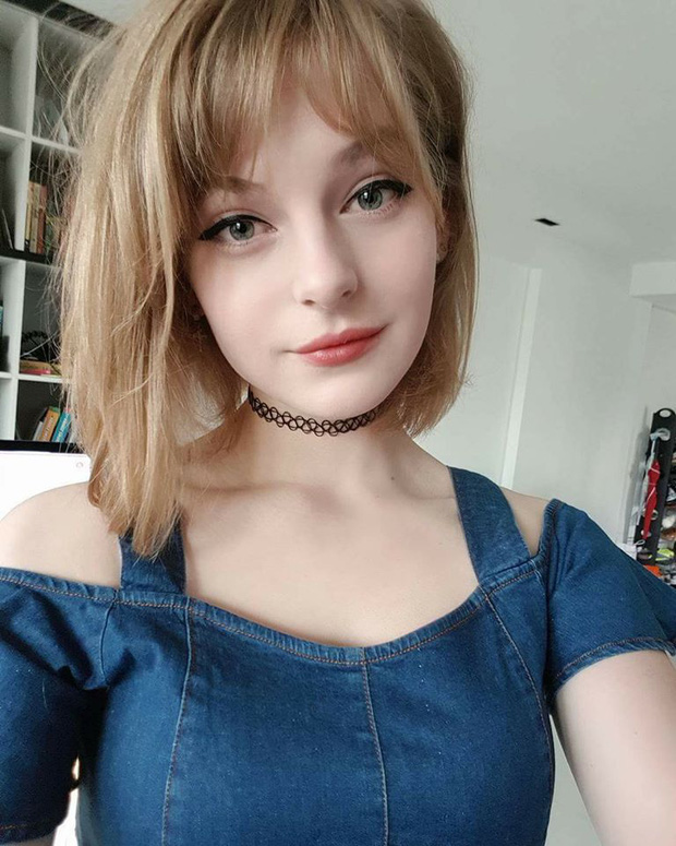 Ella Freya, Ashley's face model, in the streets of Barcelona, Spain :  r/residentevil