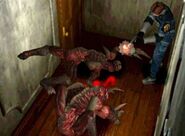 RE2 L2.jpg (24 kB) Leon enfrentándose a varios Lickers en Resident Evil 2