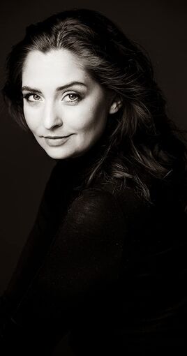 Christina Knight profile