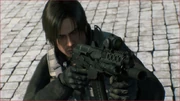 Leon faisant face au Tyran.