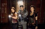 Alice , Claire Redfield y Chris Redfield