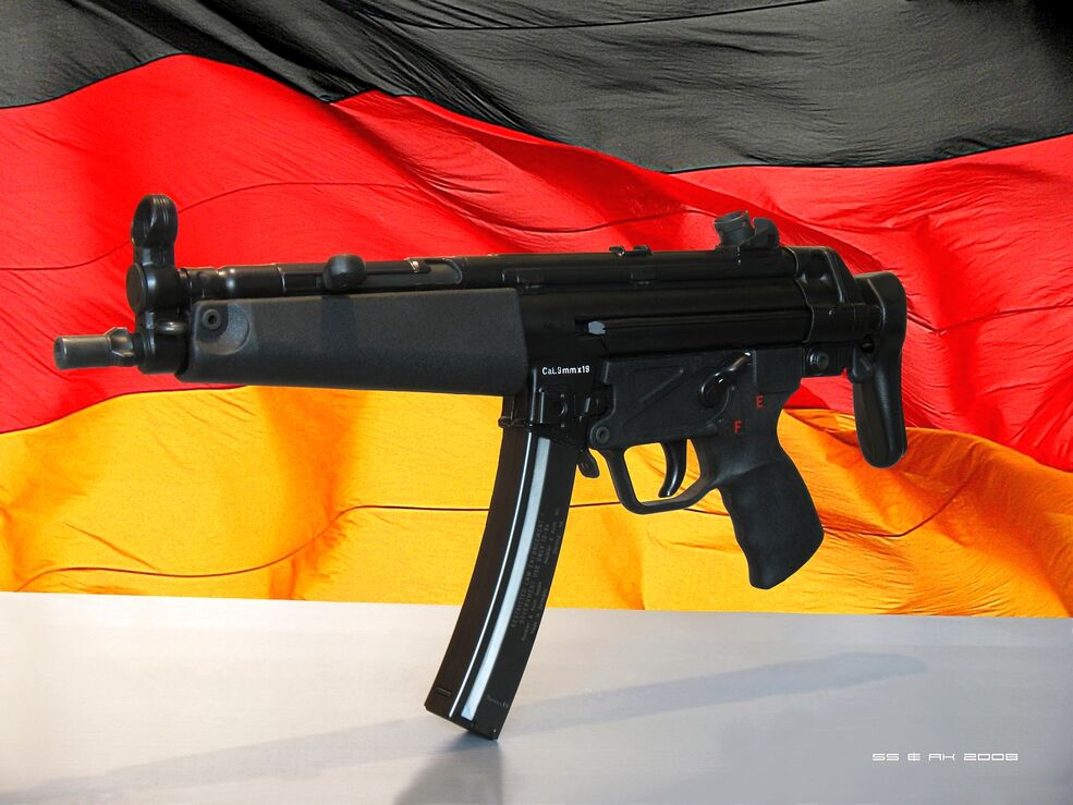 HECKLER & KOCH MP5A3 トイガン Explore the Heckler and Koch HK MP5A3 with Extras