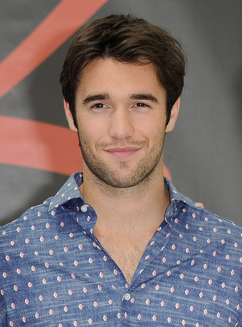 Josh Bowman Teases a 'Love Square' on 'Revenge' for Season Two