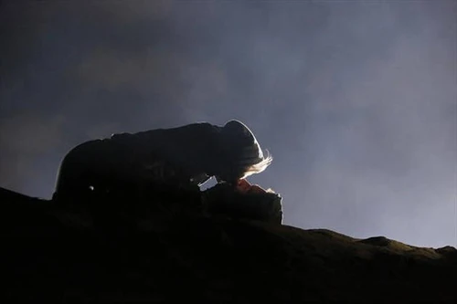 Emily Thorne Kisses Aiden Mathis