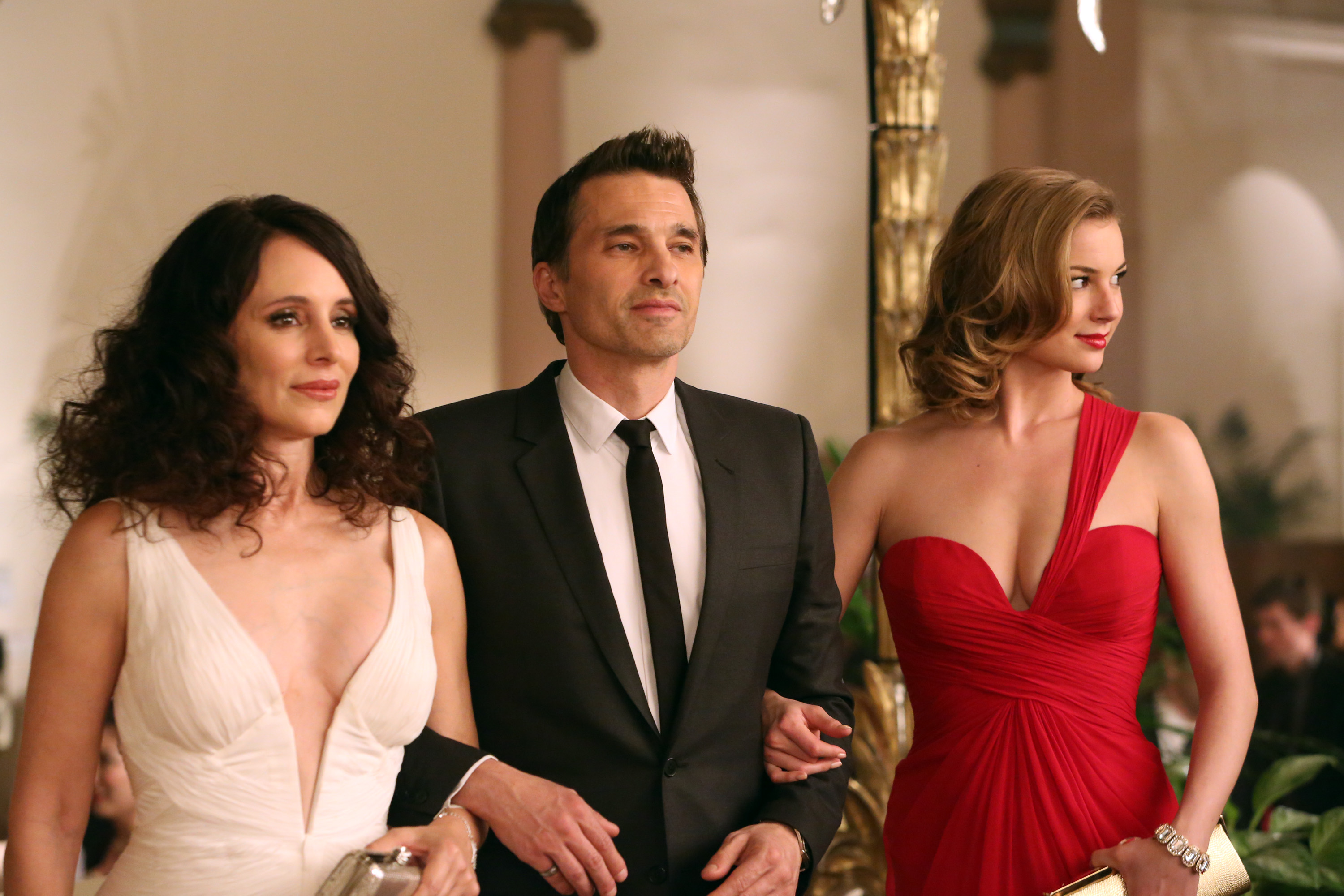  Revenge: Season 2 : Emily VanCamp, Madeleine Stowe