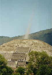 1energy-beam-Pyramid-of-the-Moon-in-Teotihuacan