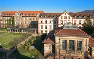 Im  das ehemalige Hörsaalgeb (Chir, dann Neurol